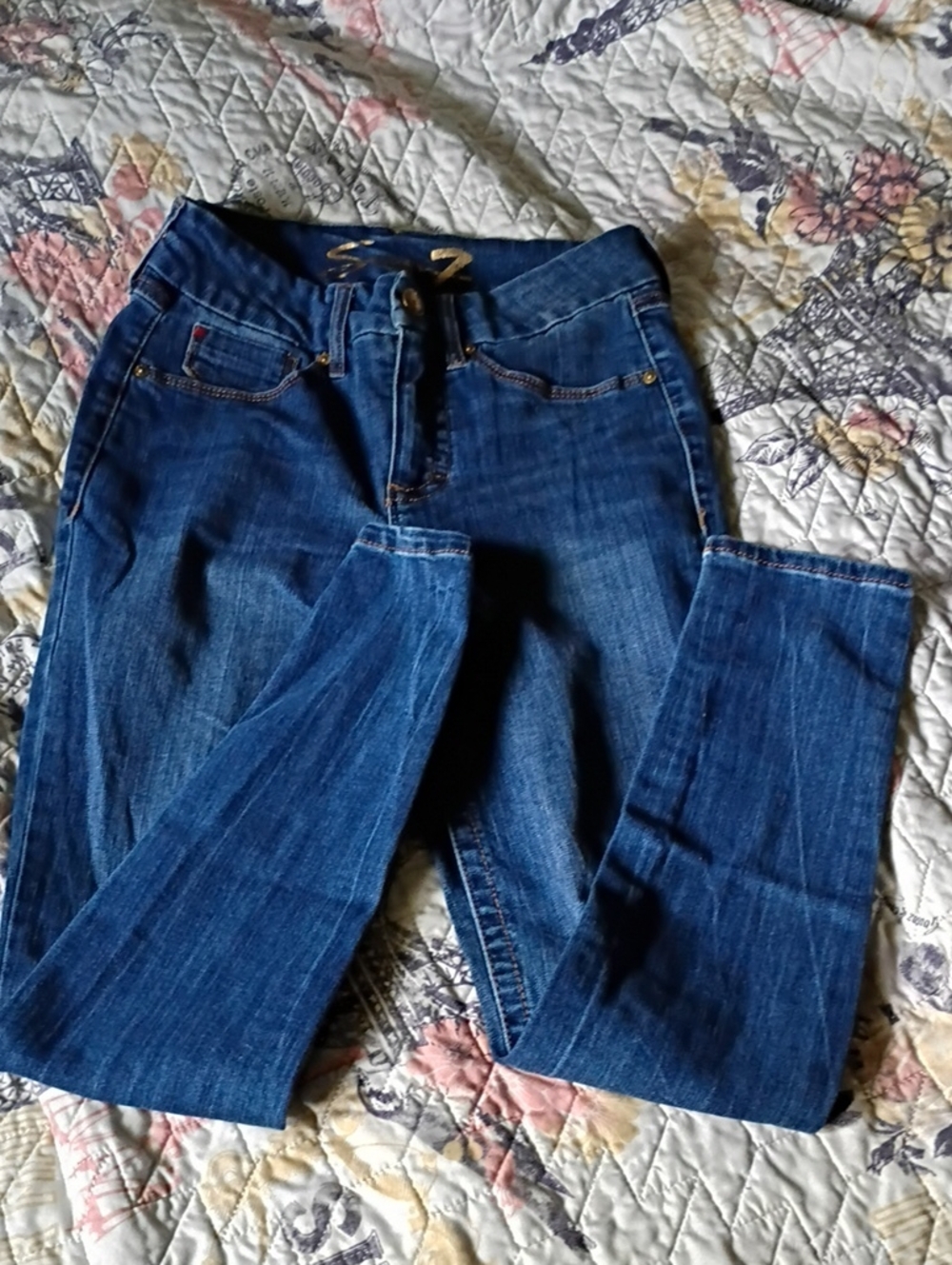 Seven7 Skinny Jeans in Dark Blue Wash